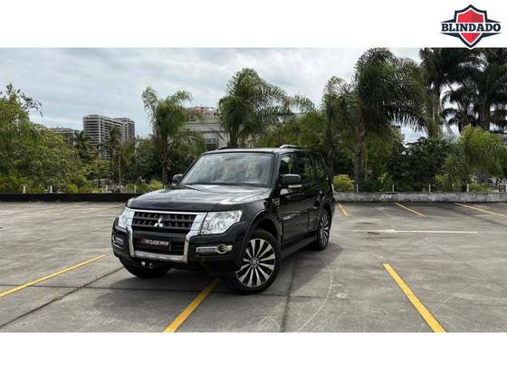 MITSUBISHI PAJERO FULL 3.2 HPE 4X4 16V TURBO INTERCOOLER DIESEL 4P AUTOMÁTICO